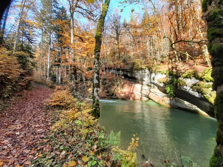 Balade en automne à la source de la Dou, Cormoret, Jura bernois